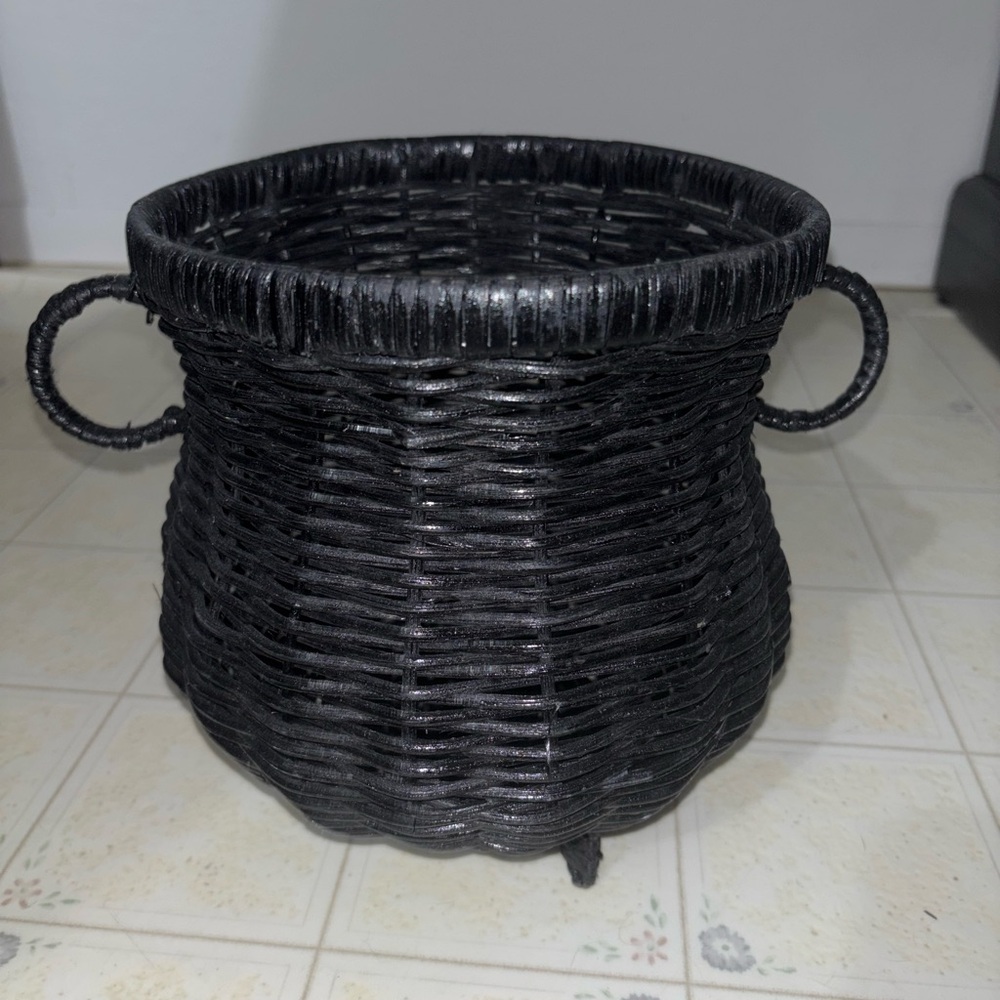 Elegant Black Woven wicker witches cauldron Basket